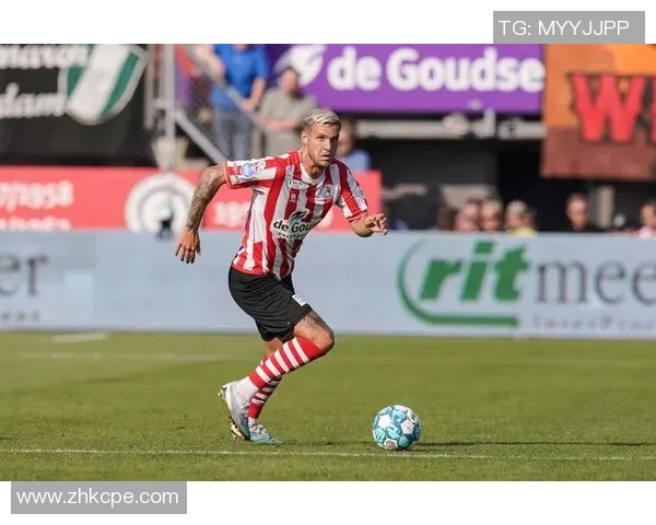 埃因霍温与海尔蒙德的激烈对决揭示了荷甲联赛的竞争魅力与战术较量